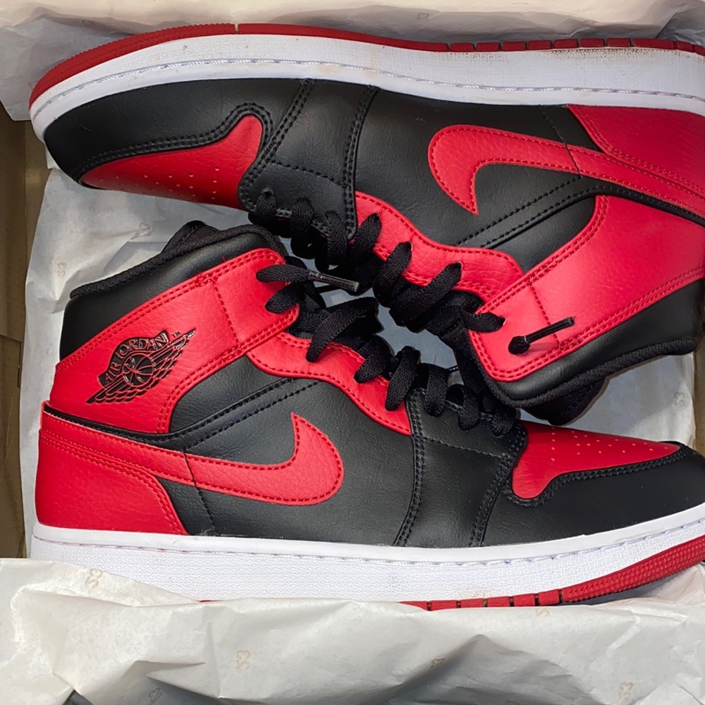 Jordan 1 mid